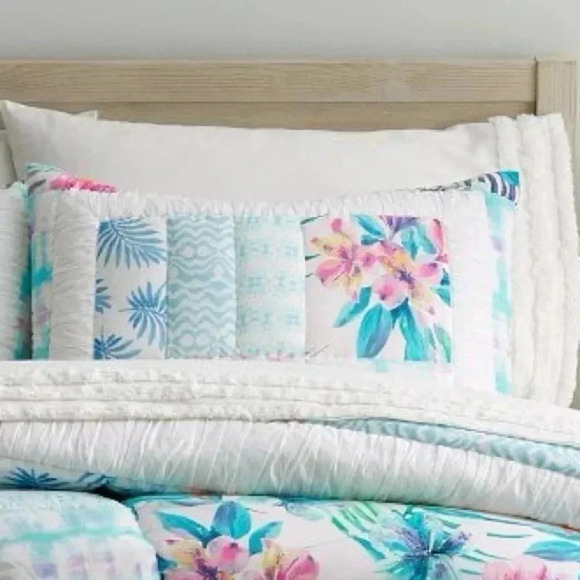 Stylish Lua Patchwork Sham- NEW - standard- Pottery Barn Teen - Picture 1 of 3